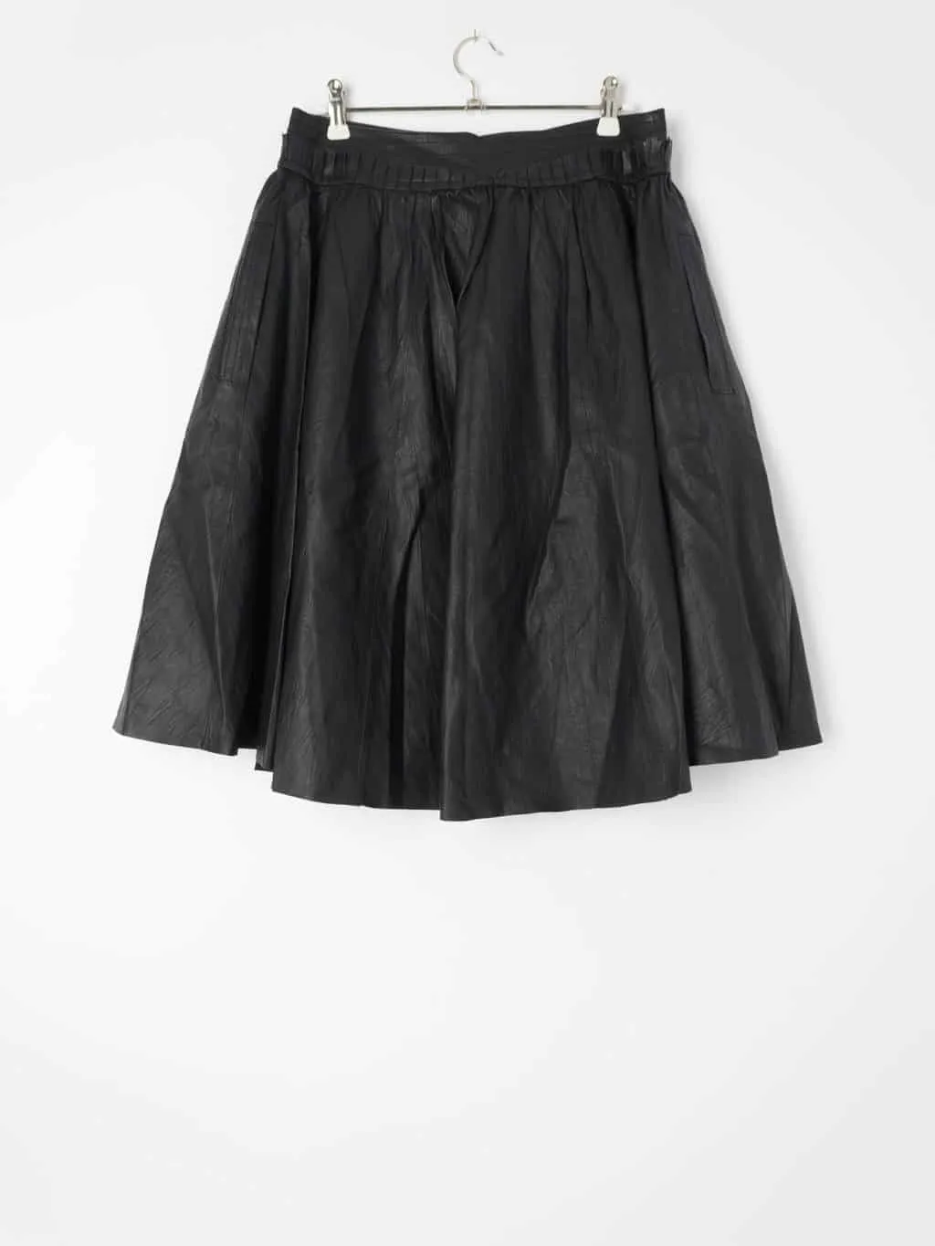 1980s style vintage leather skirt with ruffled waist and zipper detail – Small / Medium