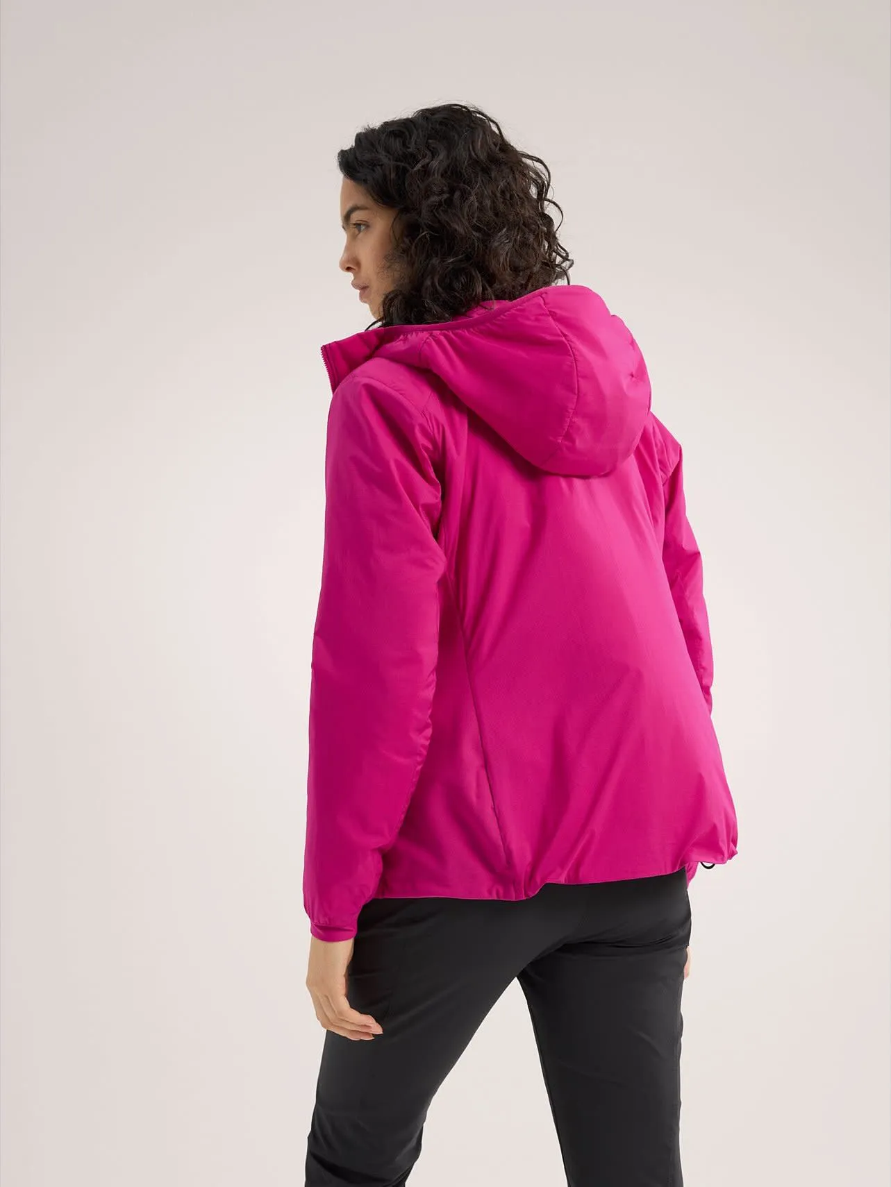 Arc'teryx Women's Atom Hoody Amaranthus | Buy Arc'teryx Women's Atom Hoody Amaranthus here | Outnorth