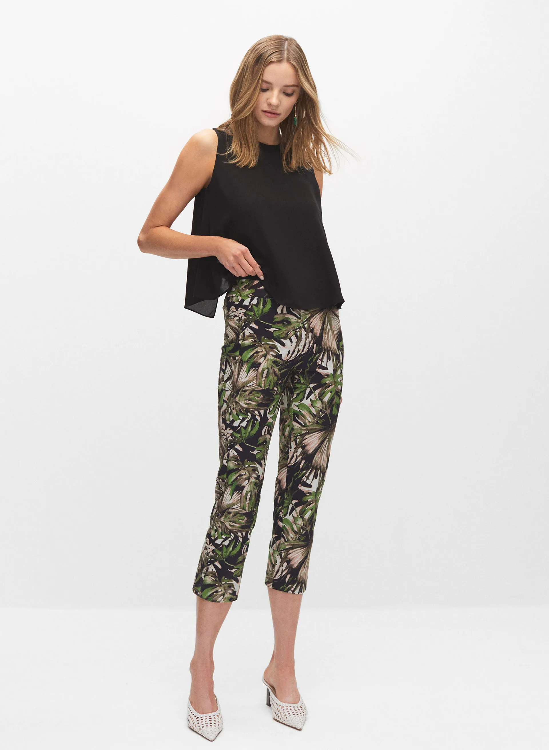 Leaf Print Pull-On Capris