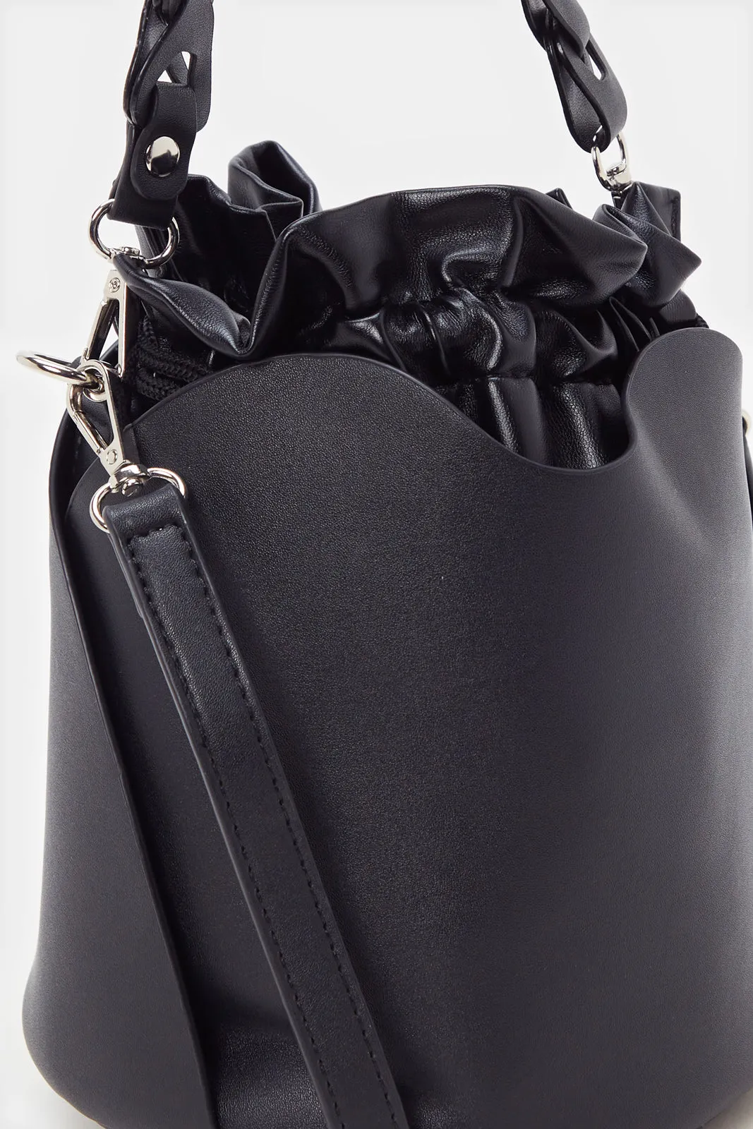 Women Black Embellished Handle Bucket Bag